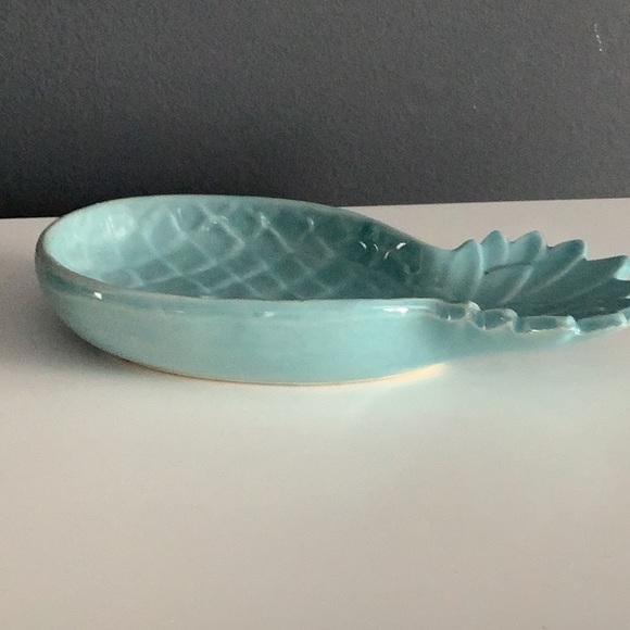 Hawaiian Pineapple Soap Dish - Picture 2 of 9